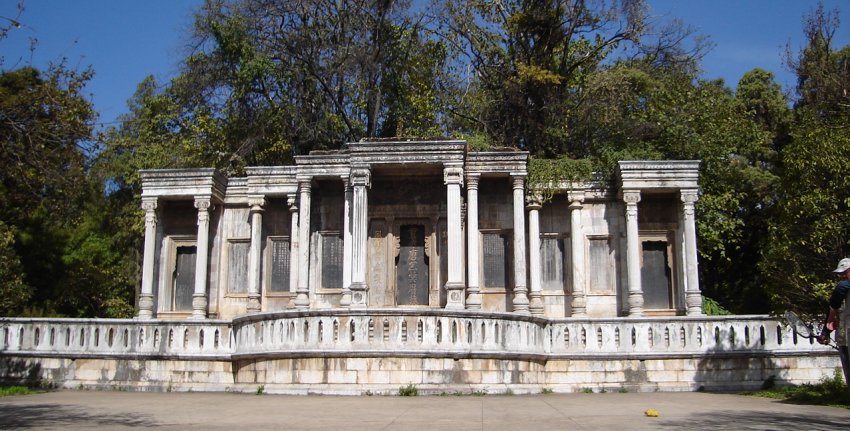 Temple in Kunming Zoo