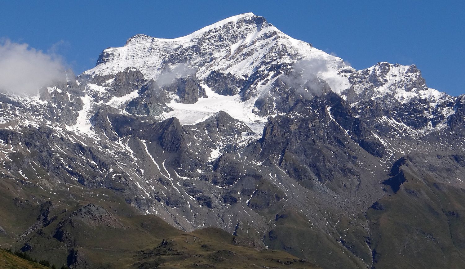 Grand Combin ( 4314 metres ) in the Swiss Alps