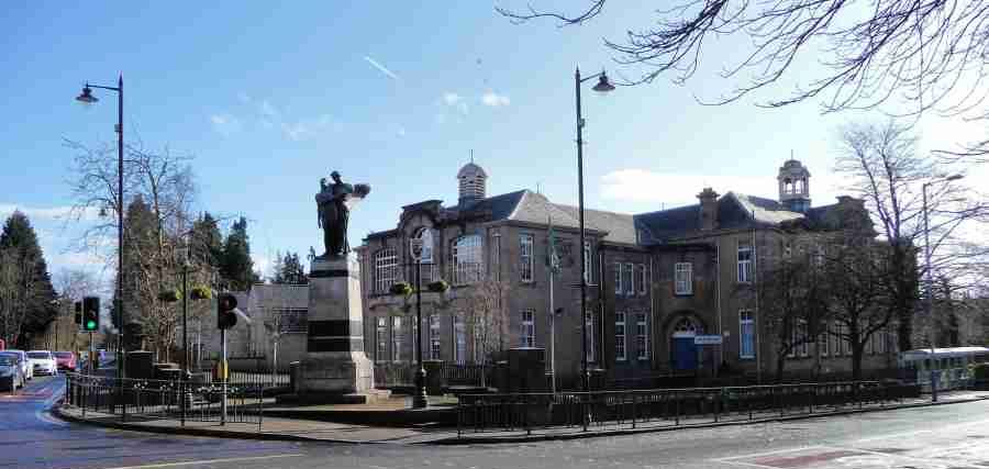 War Memorial and Bearsden Academy Primary School at Bearsden Cross