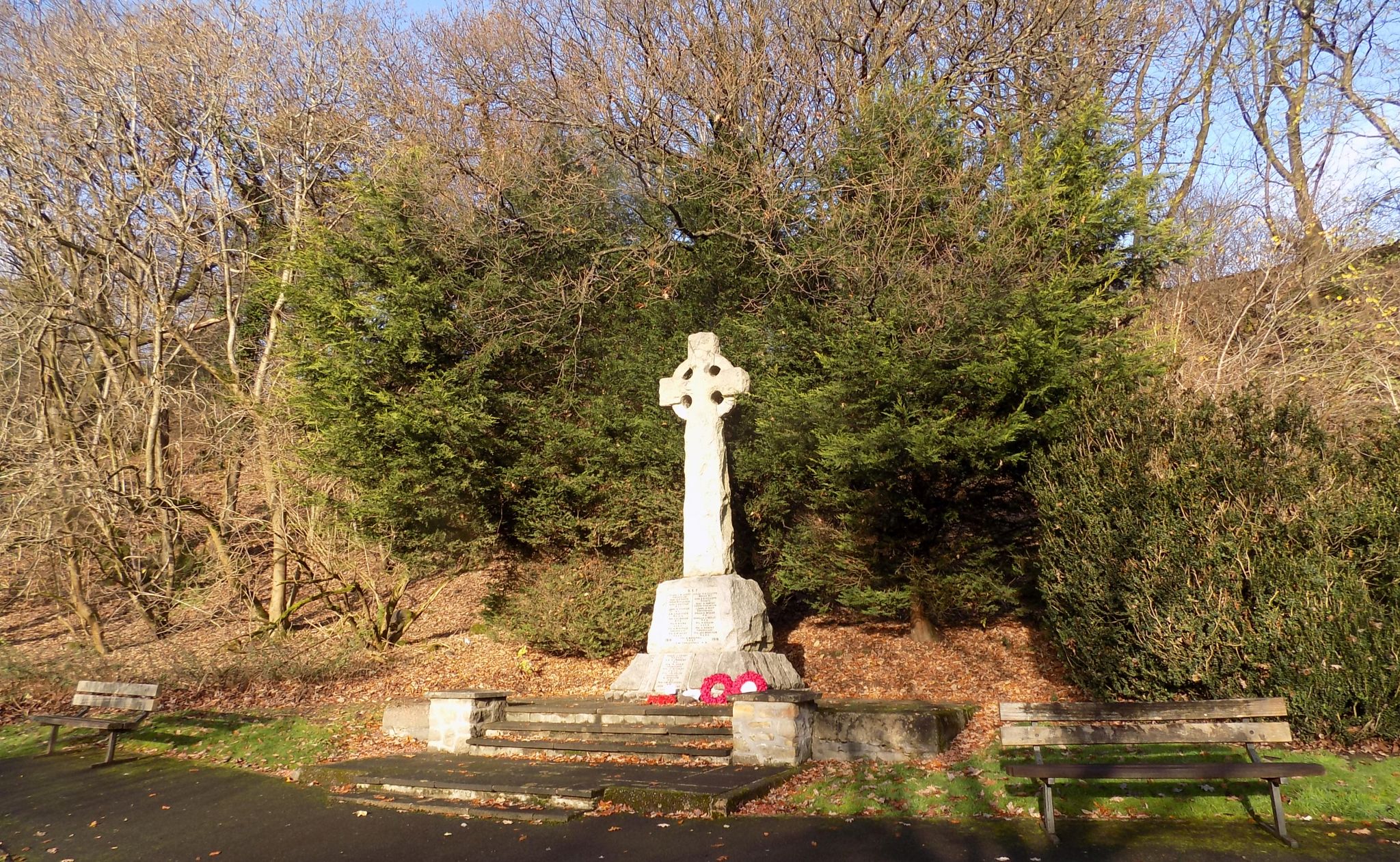 War Memorial in Bowling