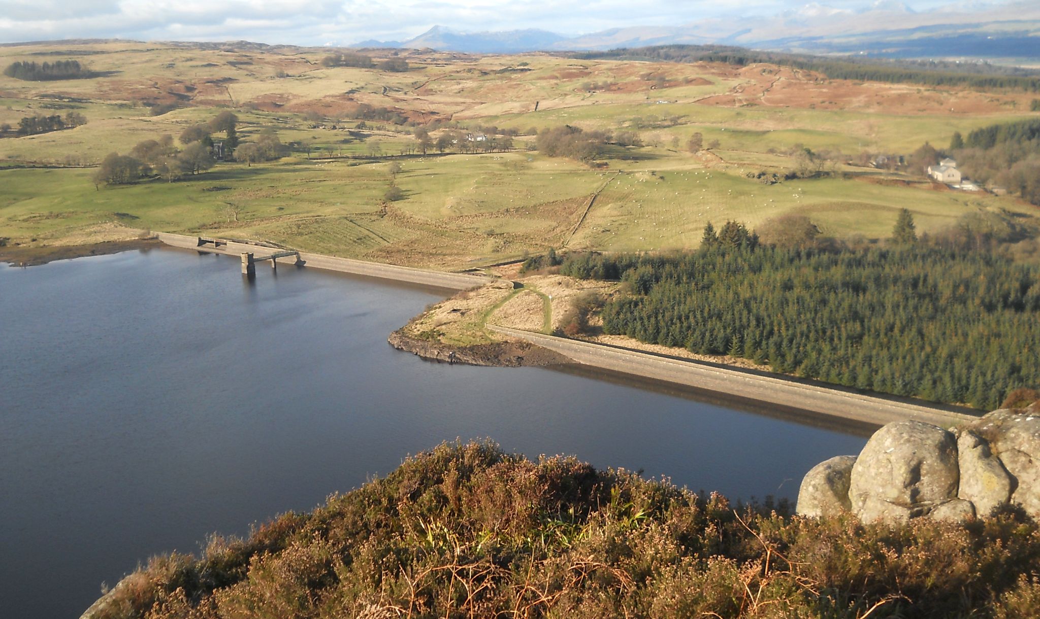 Dam on North Third Reservoir from Sauchie Craigs