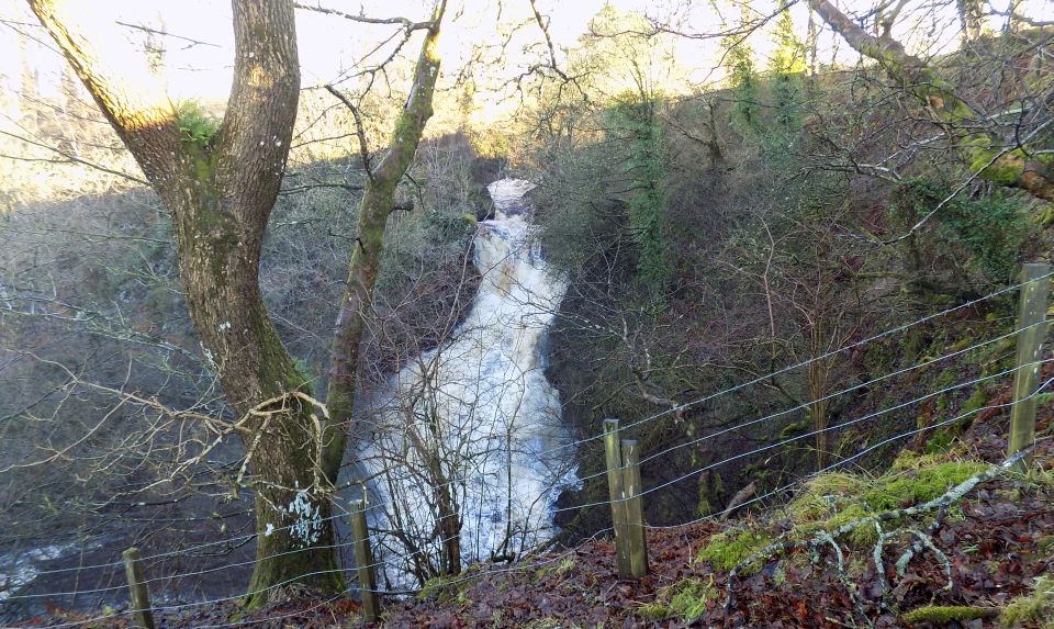 Spectacle E'e Falls on the Kype Water